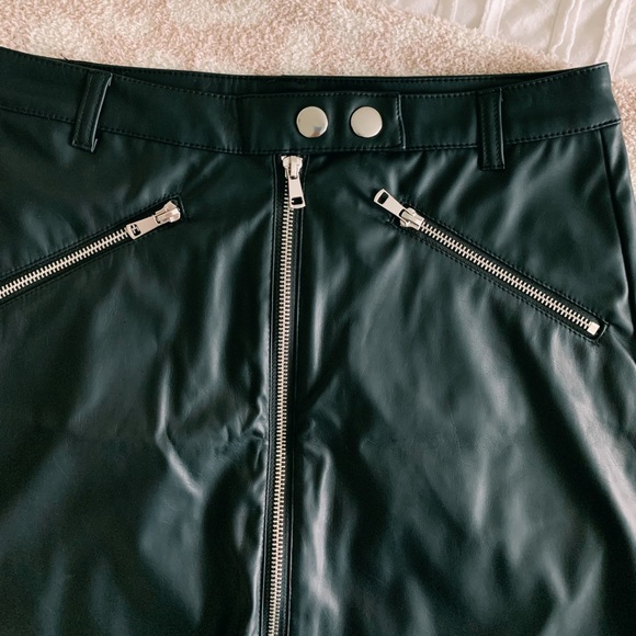 Leather skirt! NWT - Picture 2 of 4